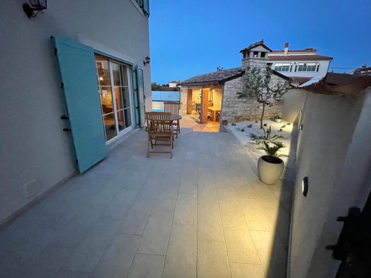 Moderne Istrische Steinvilla - 4 Sterne Mit Privatem, Beheizbaren Pool & Meerblick Kavran Exterior photo
